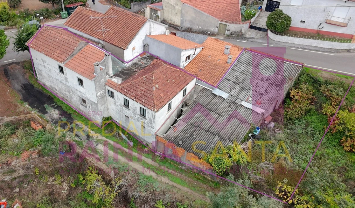 Moradia T4 para Venda em Arrifana Foto 4