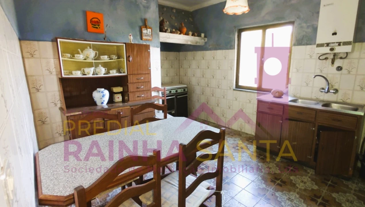 Moradia T4 para Venda em Arrifana Foto 10