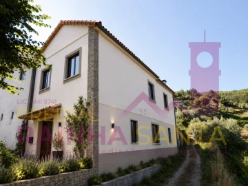 Moradia T4 para Venda em Arrifana