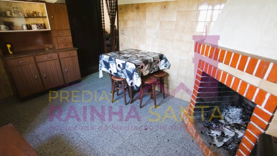 Moradia T4 para Venda em Arrifana Foto 11