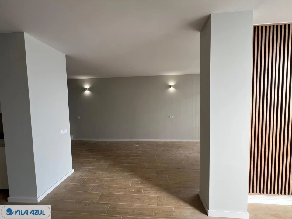 Apartamento T4 para Arrendamento em Vilarinho das Cambas Foto 5