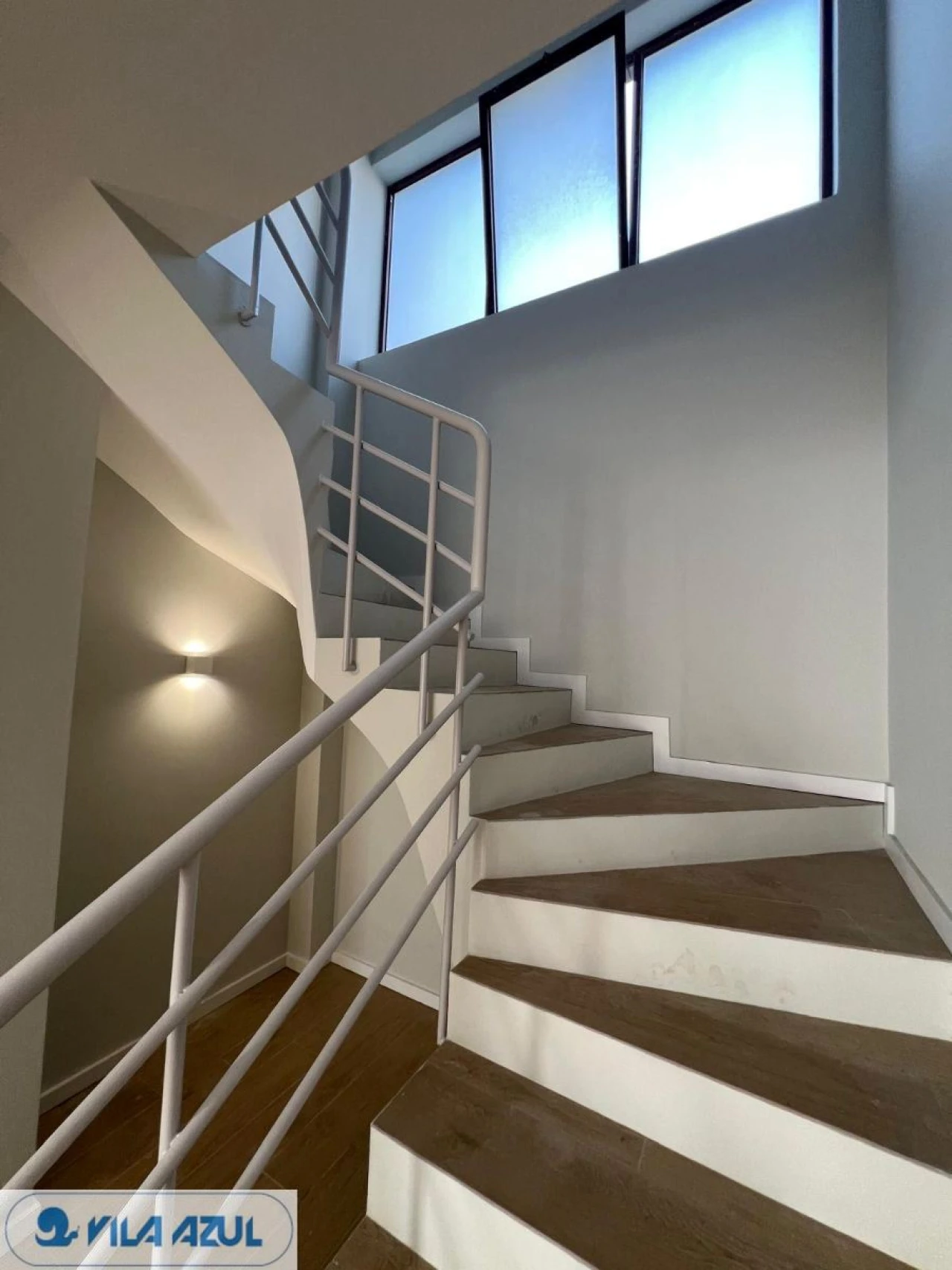 Apartamento T4 para Arrendamento em Vilarinho das Cambas Foto 9
