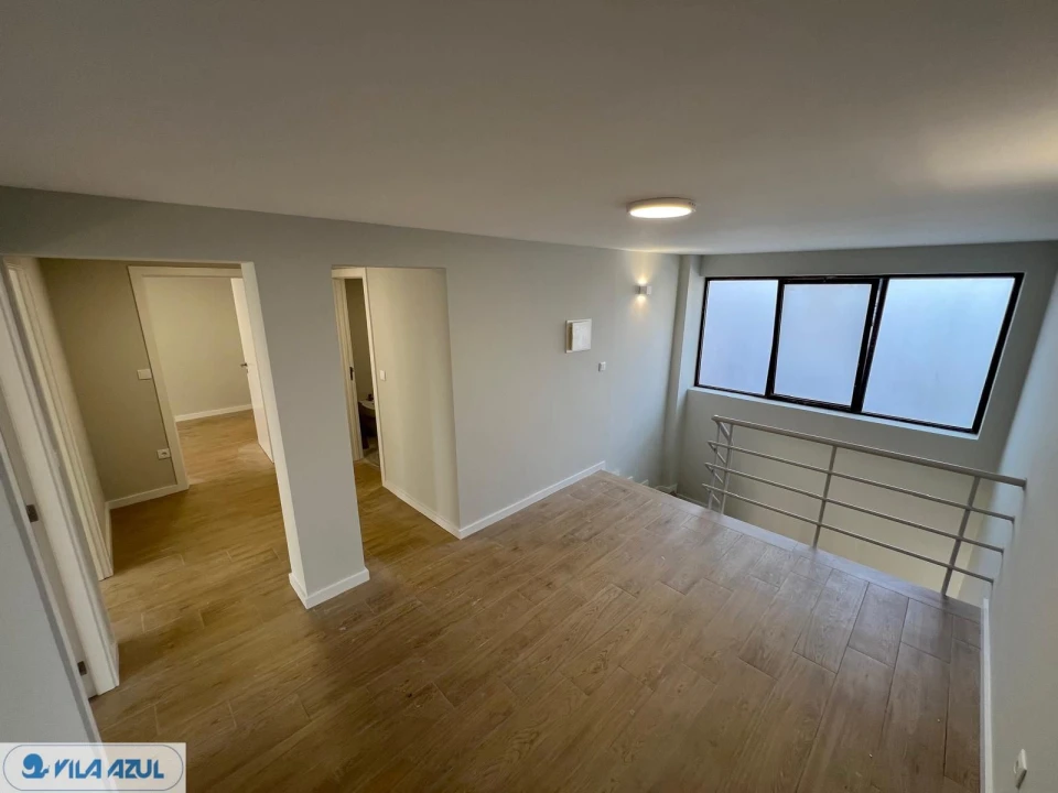 Apartamento T4 para Arrendamento em Vilarinho das Cambas Foto 14