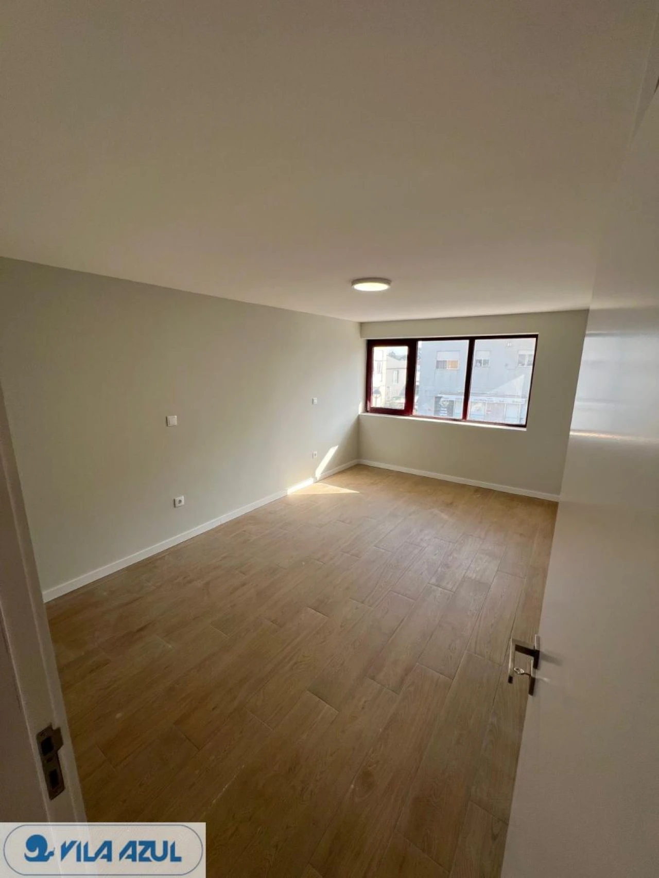 Apartamento T4 para Arrendamento em Vilarinho das Cambas Foto 15