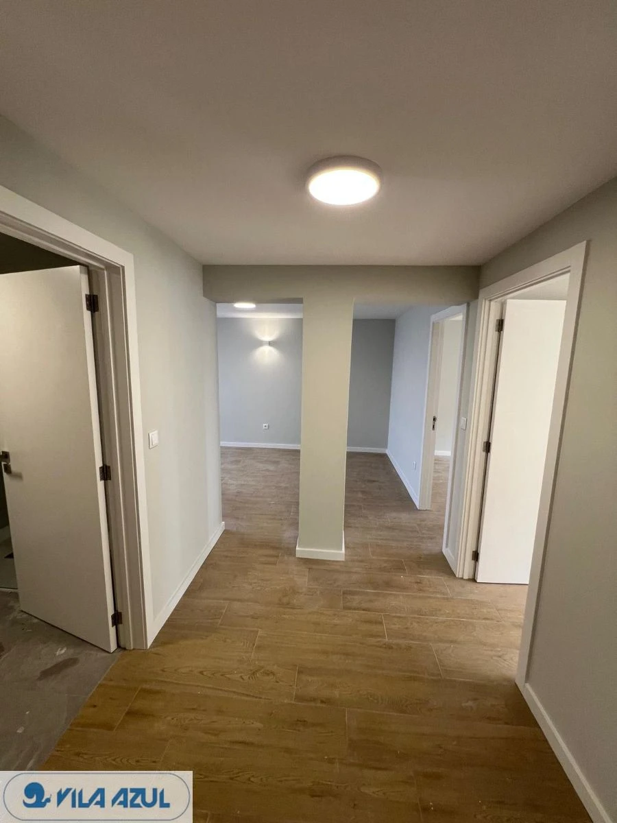 Apartamento T4 para Arrendamento em Vilarinho das Cambas Foto 11