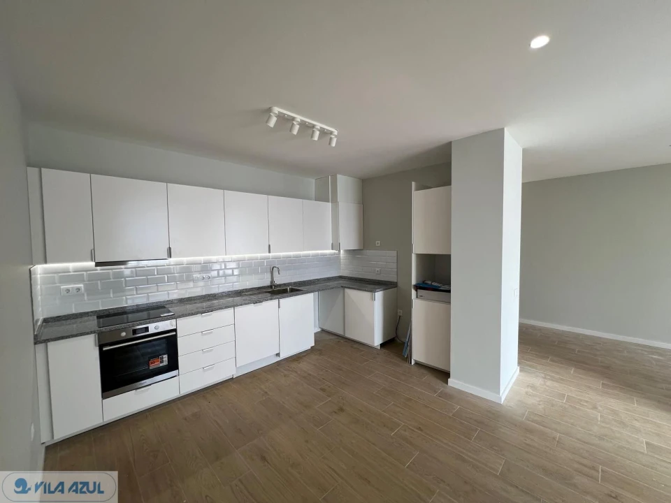 Apartamento T4 para Venda em Vilarinho das Cambas Foto 1
