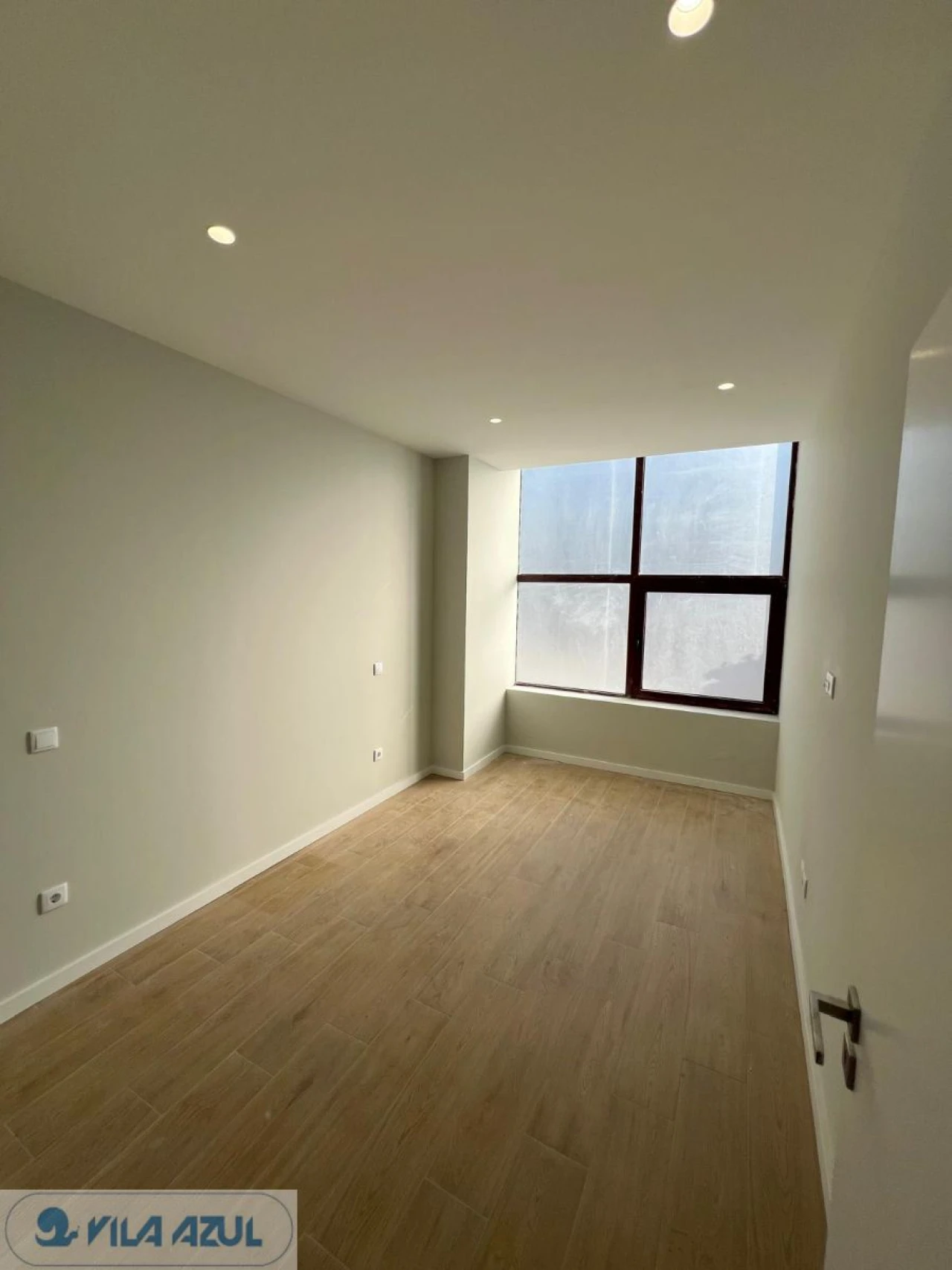 Apartamento T4 para Venda em Vilarinho das Cambas Foto 8