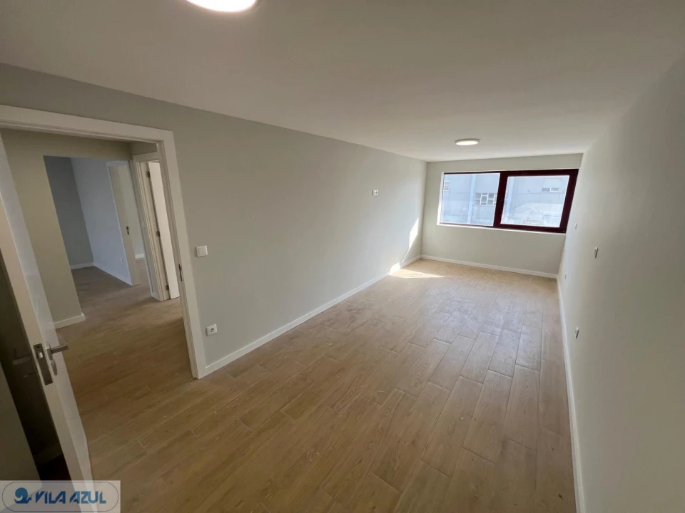 Apartamento T4 para Venda em Vilarinho das Cambas Foto 12