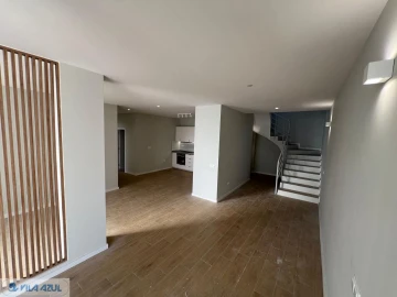 Apartamento T4 para Venda em Vilarinho das Cambas