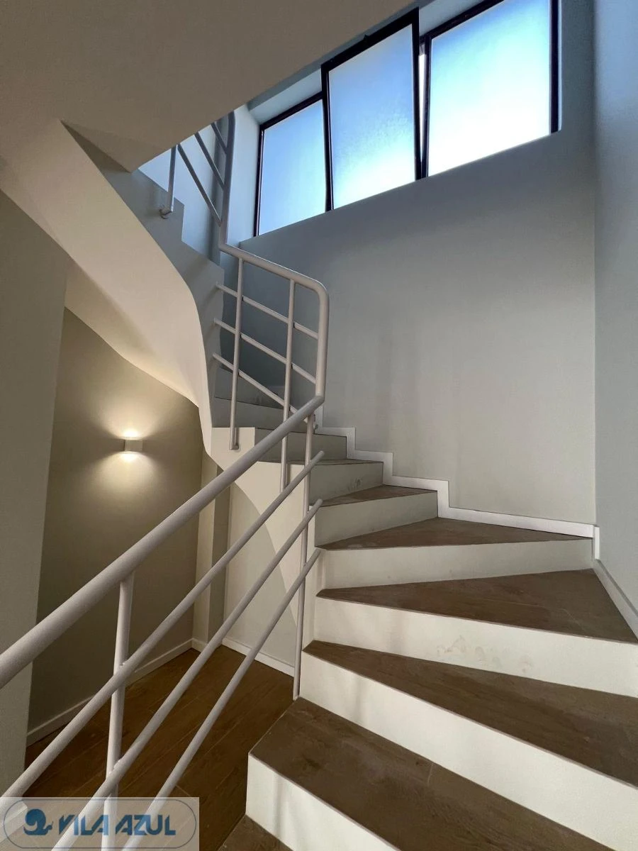Apartamento T4 para Venda em Vilarinho das Cambas Foto 9