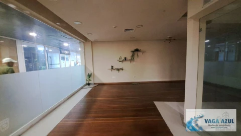 Loja para Arrendamento em Gondomar (São Cosme), Valbom e Jovim