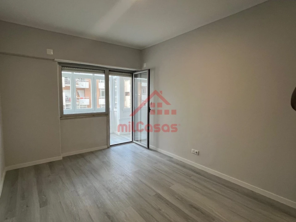 Apartamento T2 para Venda em Oeiras e São Julião da Barra, Paço de Arcos e Caxias Foto 14