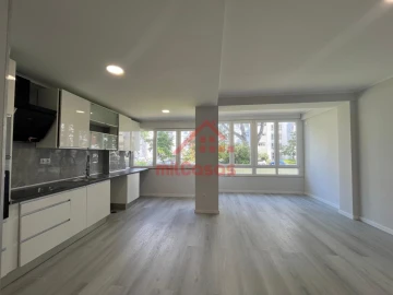 Apartamento T2 para Venda em Oeiras e São Julião da Barra, Paço de Arcos e Caxias