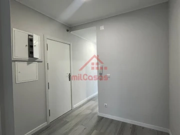 Apartamento T2 para Venda em Oeiras e São Julião da Barra, Paço de Arcos e Caxias