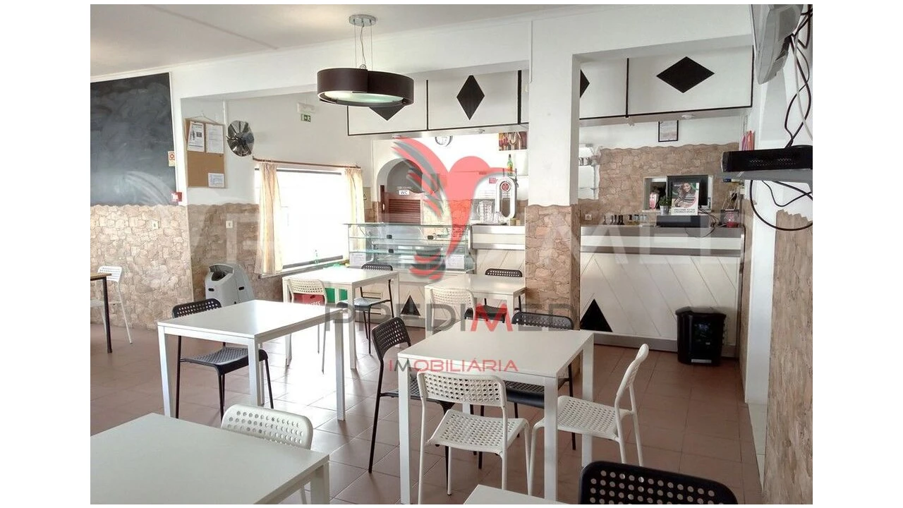 Loja para Venda em Miragaia e Marteleira Foto 20