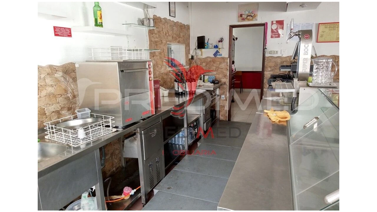 Loja para Venda em Miragaia e Marteleira Foto 3