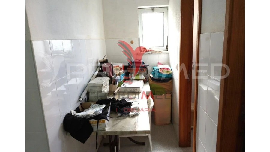 Loja para Venda em Miragaia e Marteleira Foto 14