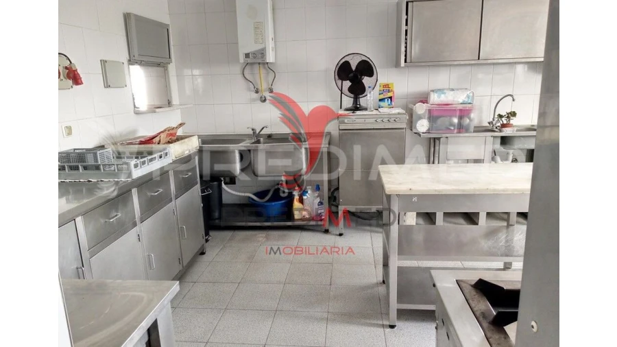 Loja para Venda em Miragaia e Marteleira Foto 8