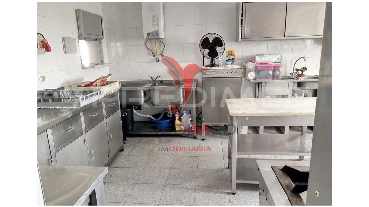 Loja para Venda em Miragaia e Marteleira Foto 8