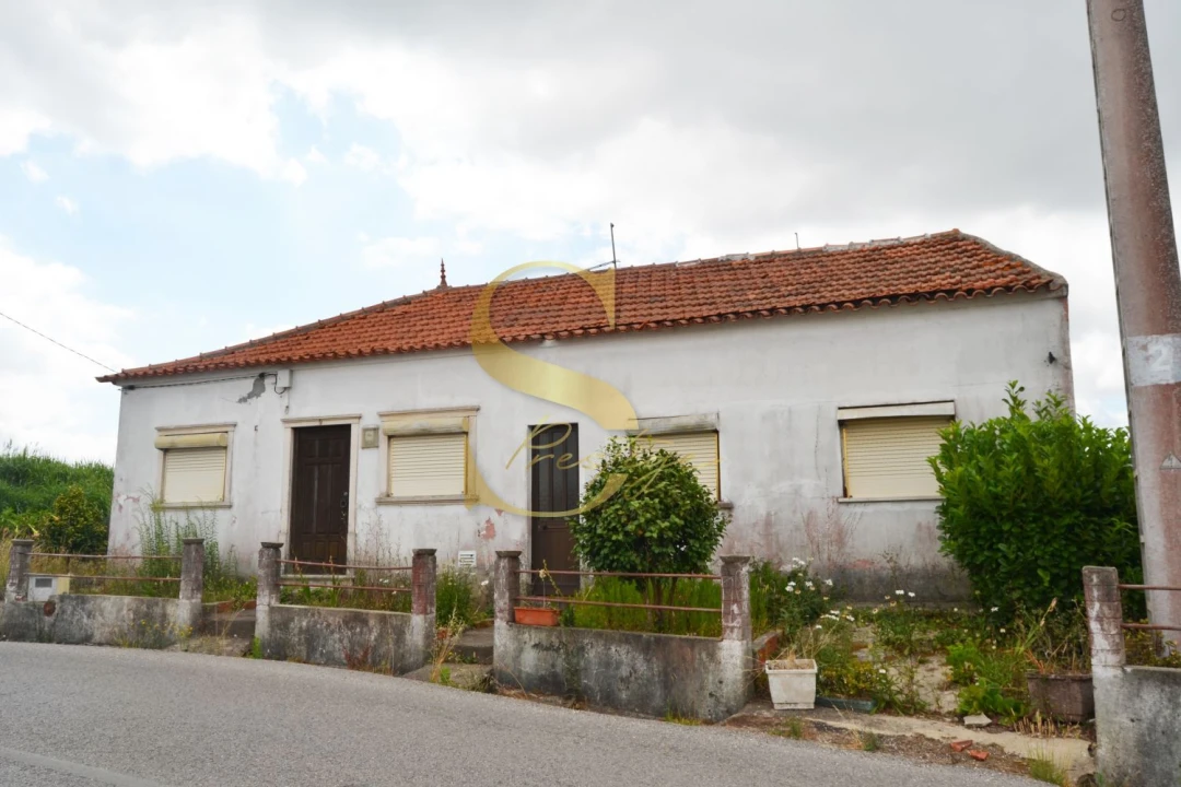 Moradia T2 para Venda em Maceira Foto 1