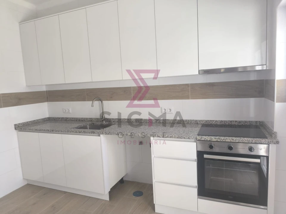 Apartamento T2 para Venda em Bombarral e Vale Covo Foto 4