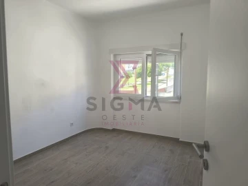Apartamento T2 para Venda em Bombarral e Vale Covo