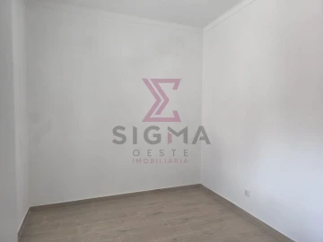 Apartamento T2 para Venda em Bombarral e Vale Covo