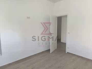 Apartamento T2 para Venda em Bombarral e Vale Covo