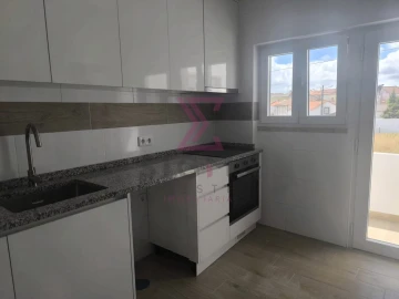Apartamento T2 para Venda em Bombarral e Vale Covo
