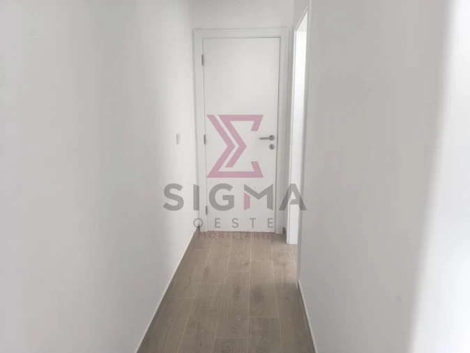 Apartamento T2 para Venda em Bombarral e Vale Covo Foto 11
