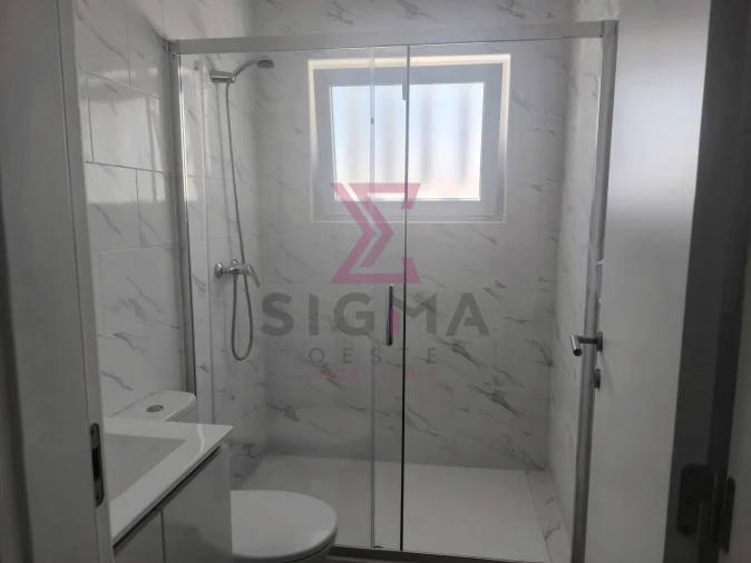 Apartamento T2 para Venda em Bombarral e Vale Covo Foto 17