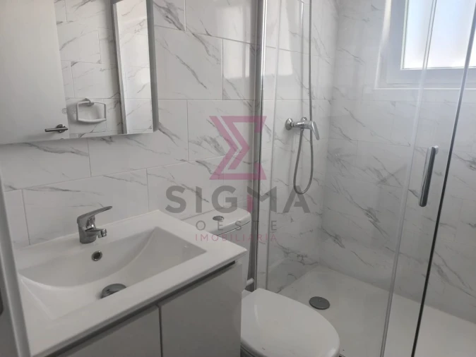 Apartamento T2 para Venda em Bombarral e Vale Covo Foto 16