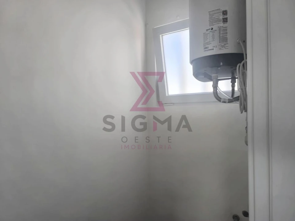 Apartamento T2 para Venda em Bombarral e Vale Covo Foto 7