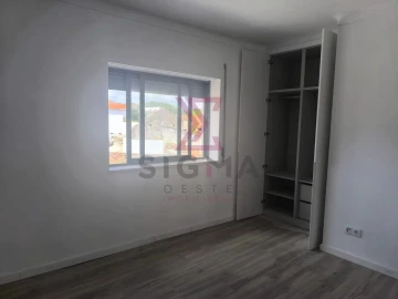 Moradia T2 para Venda em Bombarral e Vale Covo