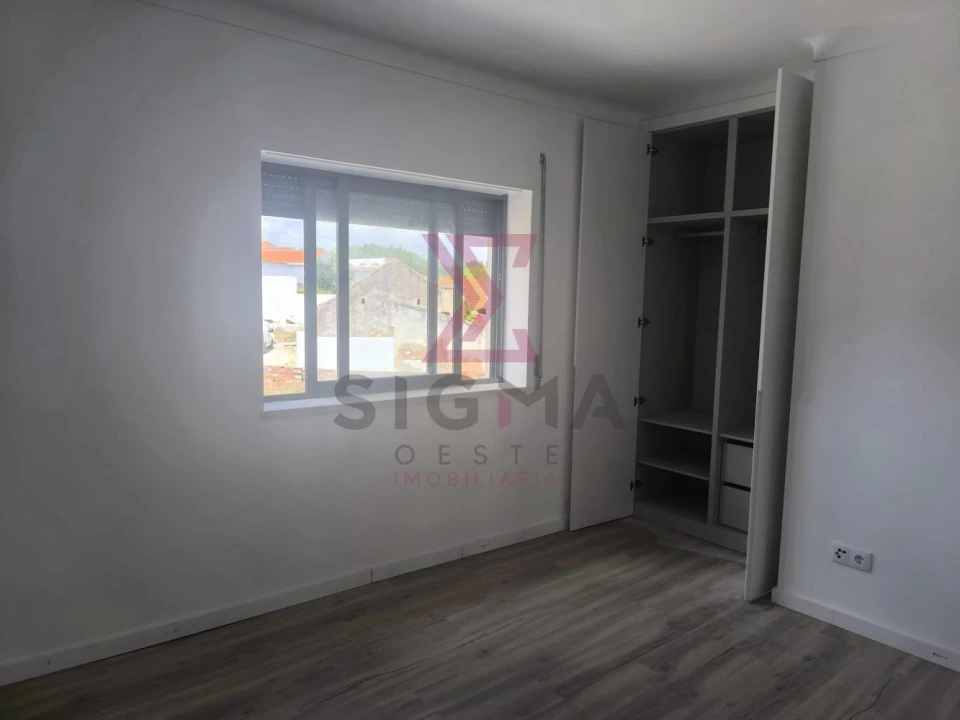 Moradia T2 para Venda em Bombarral e Vale Covo Foto 13