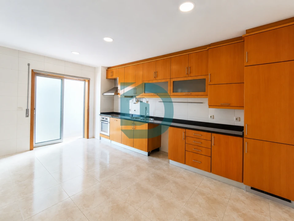 Apartamento T3 para Venda em Arvore Foto 3