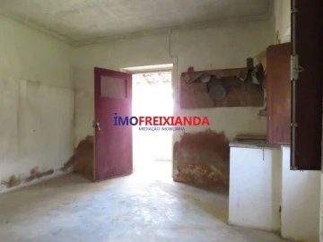 Moradia T2 para Venda em São João Baptista e Santa Maria dos Olivais