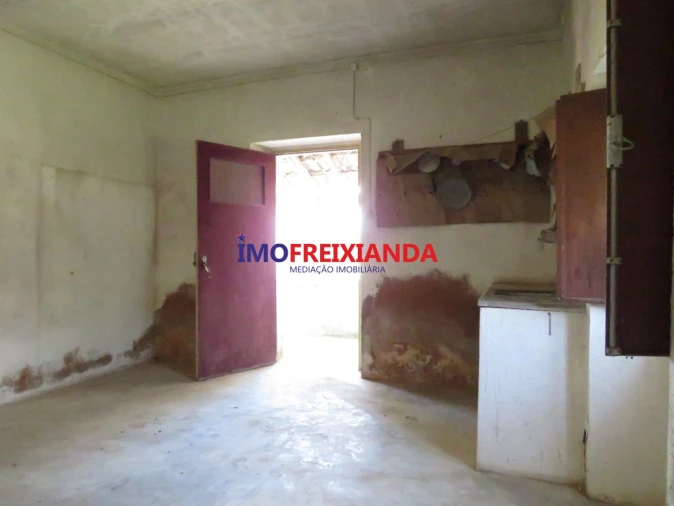 Moradia T2 para Venda em São João Baptista e Santa Maria dos Olivais Foto 3