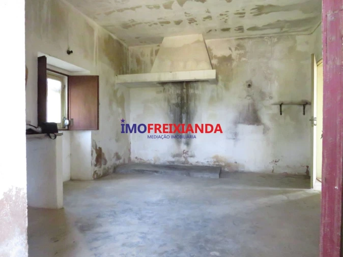Moradia T2 para Venda em São João Baptista e Santa Maria dos Olivais Foto 4