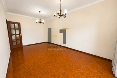 Apartamento T3 para Venda em Castêlo da Maia