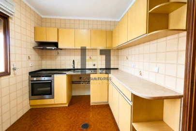 Apartamento T3 para Venda em Castêlo da Maia