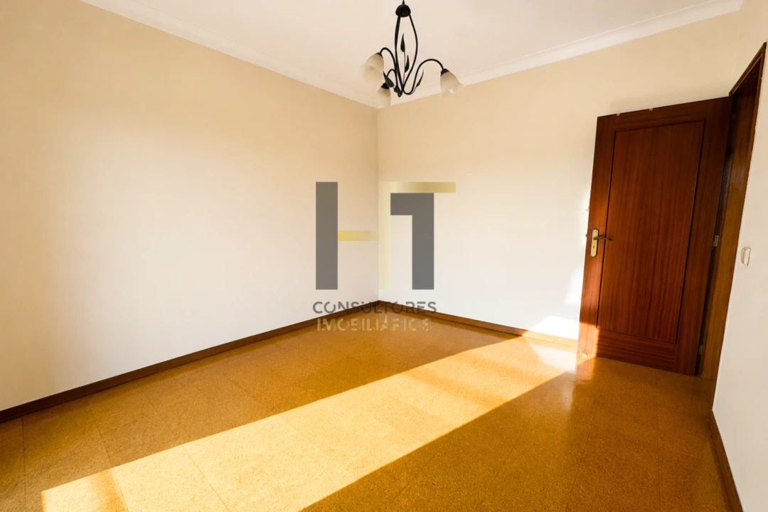 Apartamento T3 para Venda em Castêlo da Maia Foto 11