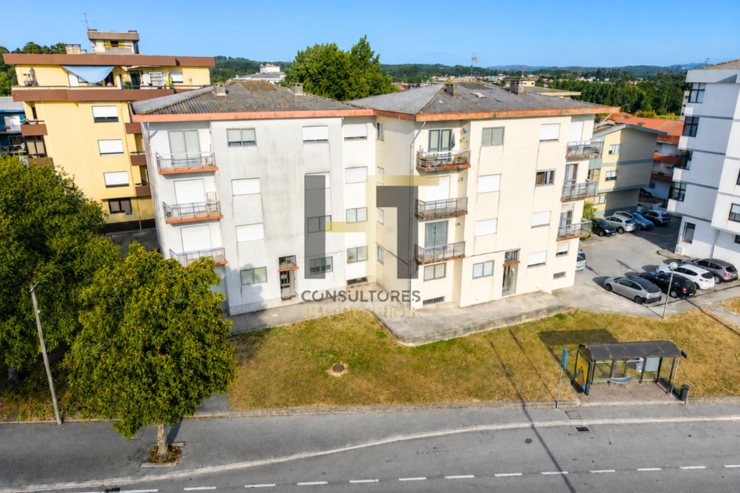 Apartamento T3 para Venda em Castêlo da Maia Foto 22
