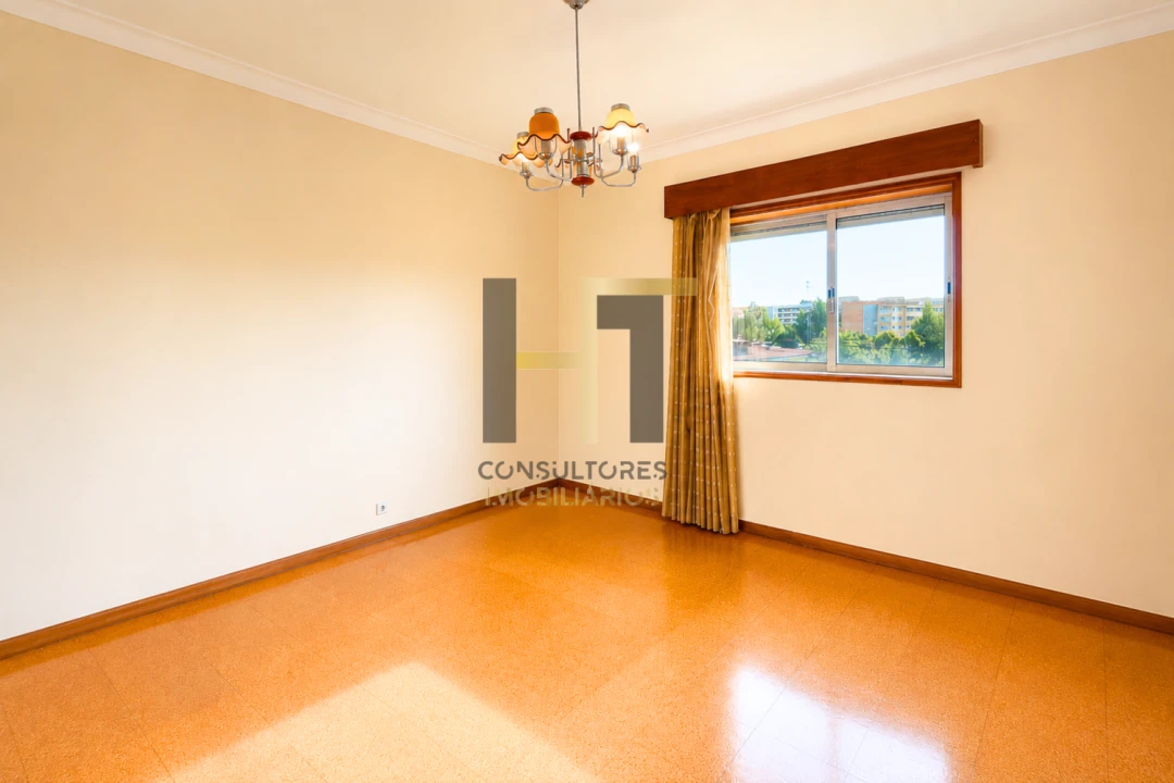 Apartamento T3 para Venda em Castêlo da Maia Foto 14