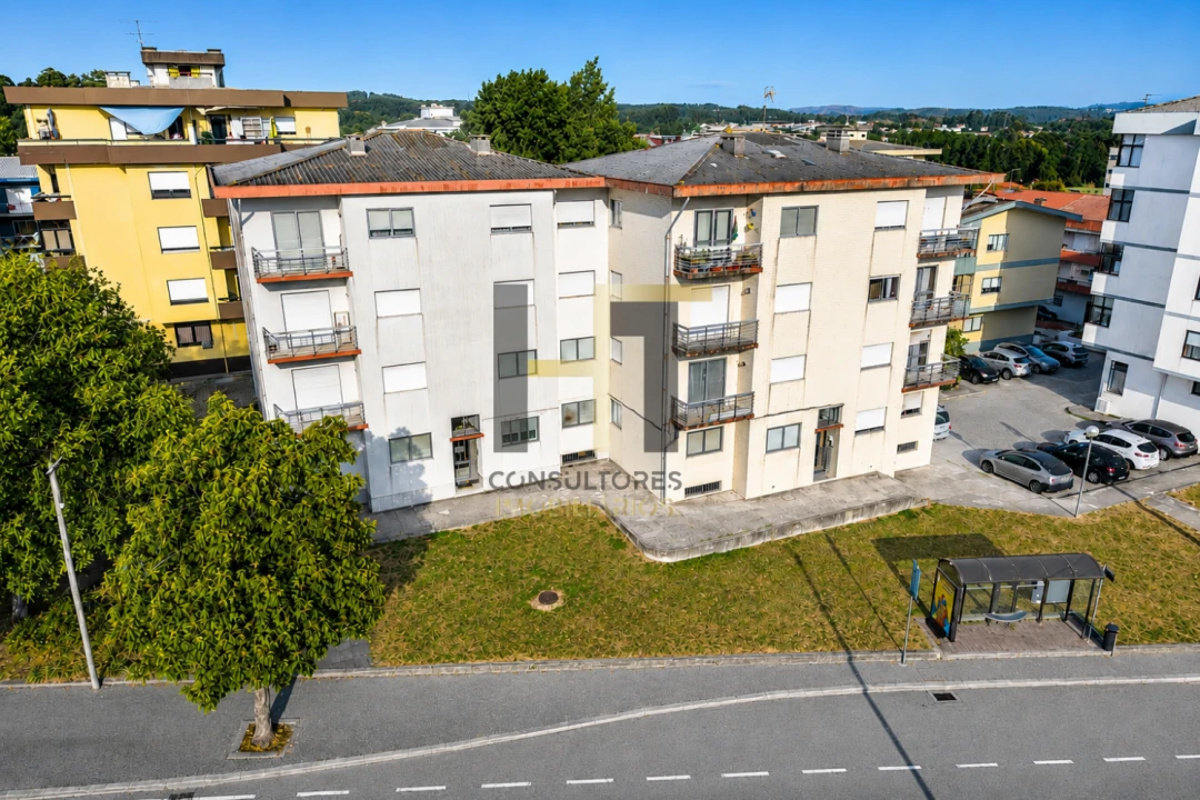 Apartamento T3 para Venda em Castêlo da Maia Foto 1