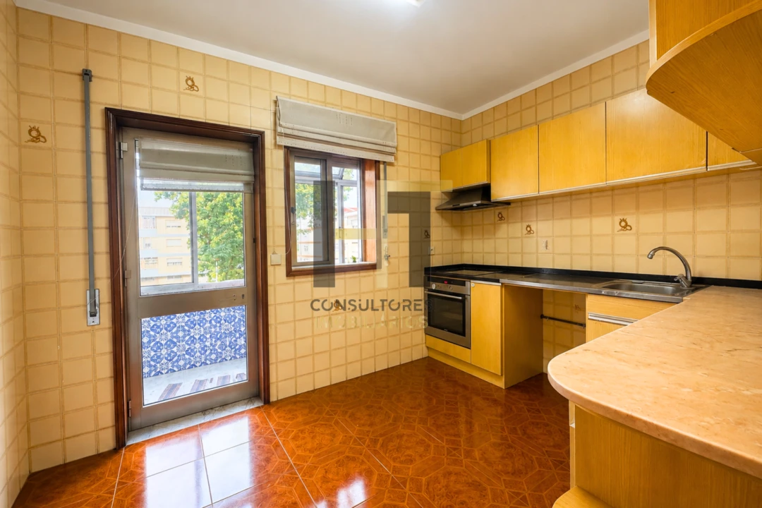 Apartamento T3 para Venda em Castêlo da Maia Foto 4