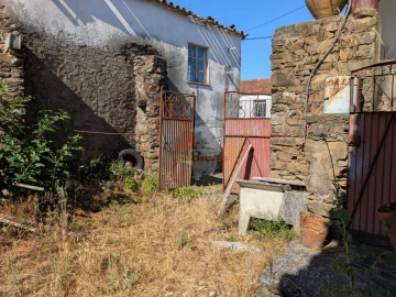 Moradia T2 para Venda em Cumeada e Marmeleiro