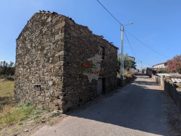 Moradia T2 para Venda em Cumeada e Marmeleiro