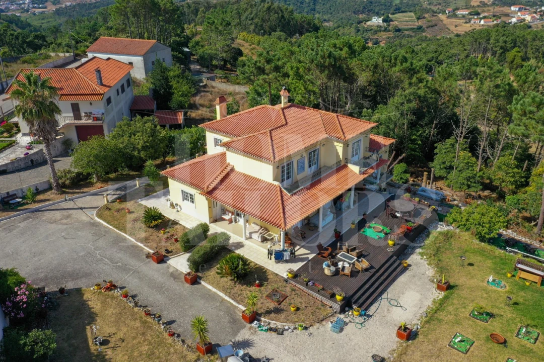 Moradia T5 para Venda em Santo Isidoro Foto 38