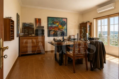 Moradia T5 para Venda em Santo Isidoro